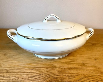 Antique porcelain soup bowl Richard Ginori vintage tureen / Elegant zuppiera