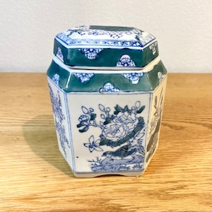 Fine Marked Antique Chinese Republic Export Porcelain Famille Verte Tea Caddy