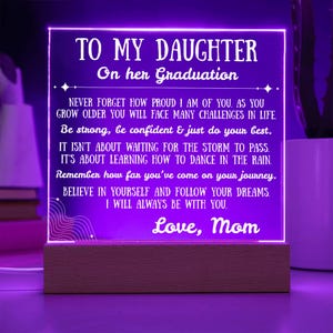 Acryl graduierte Geschenk Tochter, Nachrichten-Karte von Mama, Andenken Plakette für High School oder College Grad Girl, Custom 2025 Geschenk