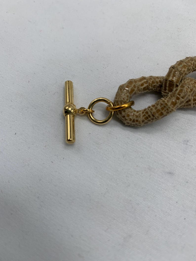 A chain link “python “ bracelet with toggle clasp. bild 6