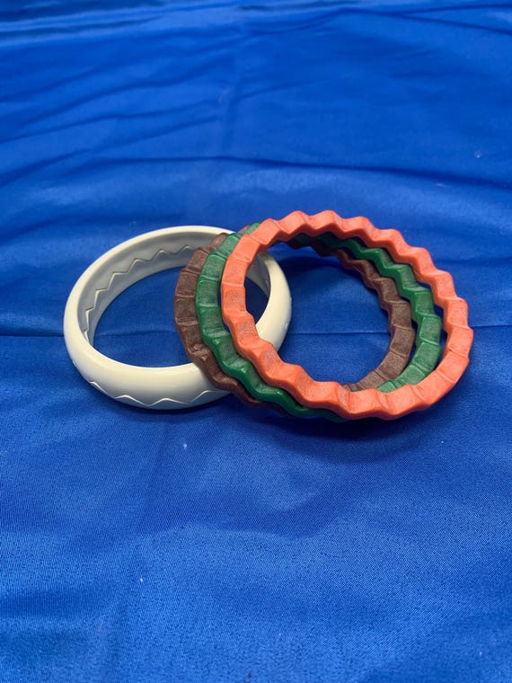 Puzzle bracelet, set of five zig zag bangles. - image 6