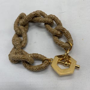 A chain link “python “ bracelet with toggle clasp. bild 9