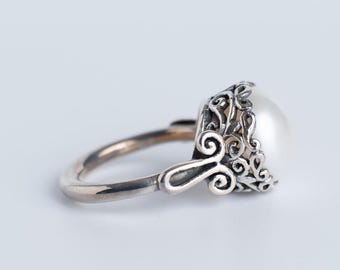 Pearl Vintage Ring, Handcrafted Sterling Silver Jewelry, Freshwater Natural Cultured Pearl