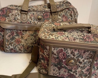 Set 2 Vintage Jordache Floral Tapestry Carry on Duffel Makeup Overnight Bags Suitcase Overnight Travel Cottagecore Whitney Cummings Style