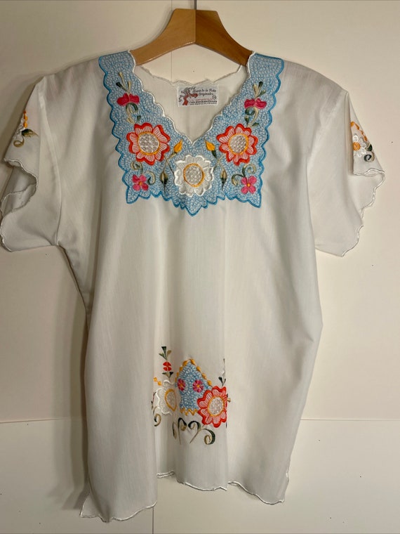 Gorgeous Vintage 1960s Embroidered Blouse Top Hipp