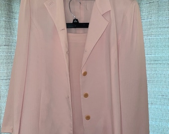 Garfield & Marks 2 Piece Womens Size 10 Skirt AND Blazer Suit Pink Made In The USA Blazer Pastel Pristine Condition Gorgeous Barbie Career