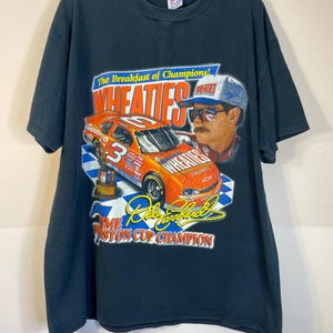 トゥルーヴィンテージ デイル・アーンハート NASCAR レーシングシャツ グラフィックTシャツ モンテカルロ ウィーティーズ NASCAR Tシャツ サイズ 2XL ブラック 両面 USA製
