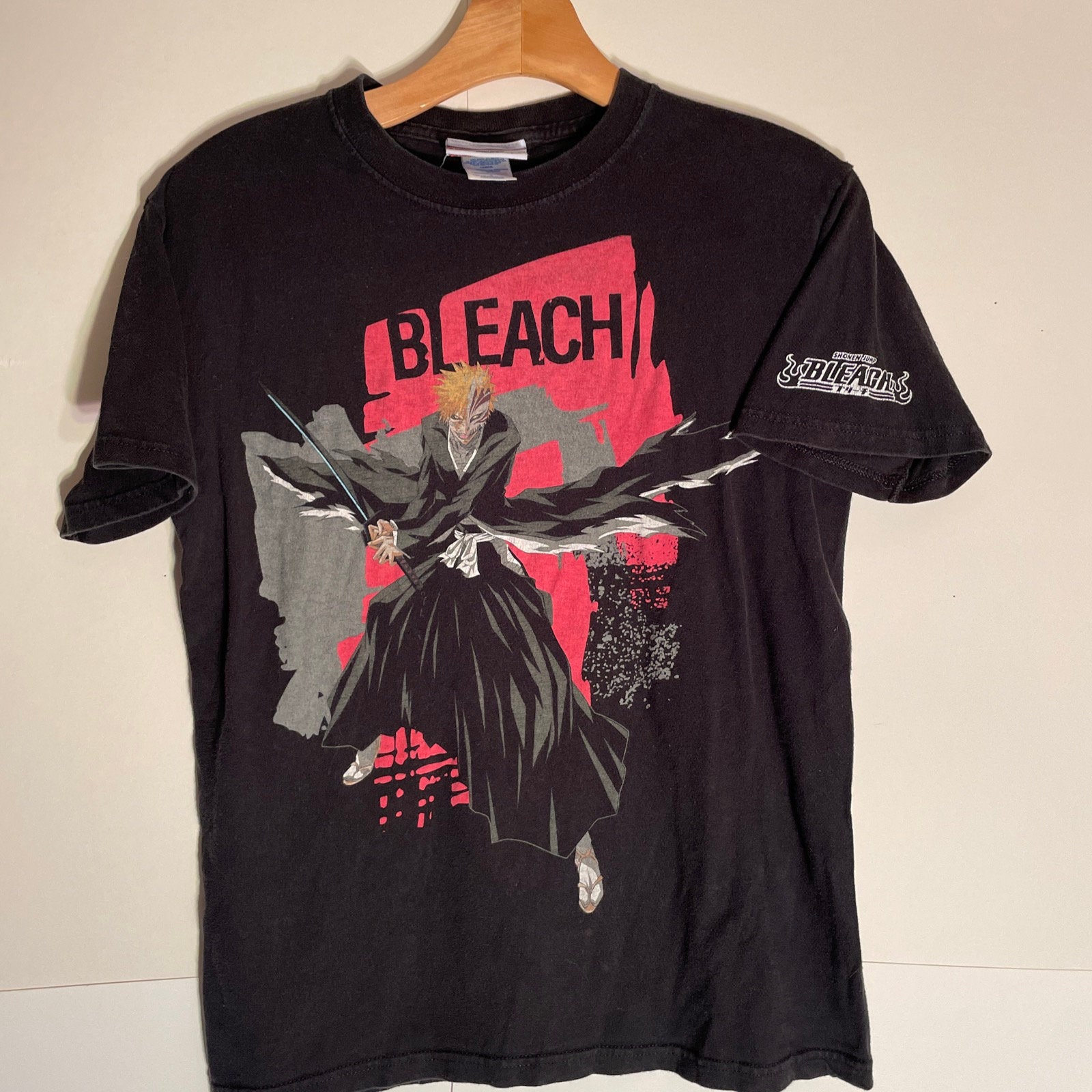 Vintage Shonen Jump Bleach T-shirt Small Y2k Rare Anime Tite