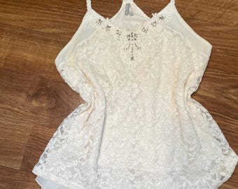 Top vintage Y2K de encaje color crema, estilo hada coqueta, romántico, cottagecore, camisola, talla grande, boho, caprichoso, festival. Medidas a continuación.