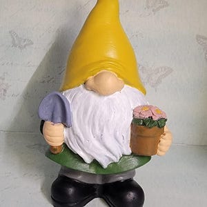Flower pot gnome