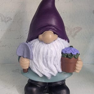 Flower pot gnome