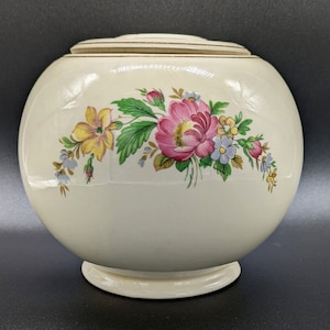 Homer Laughlin Kitchen Kraft Spring Wreath Cookie Jar w/ Floral Design 5.5&quot;