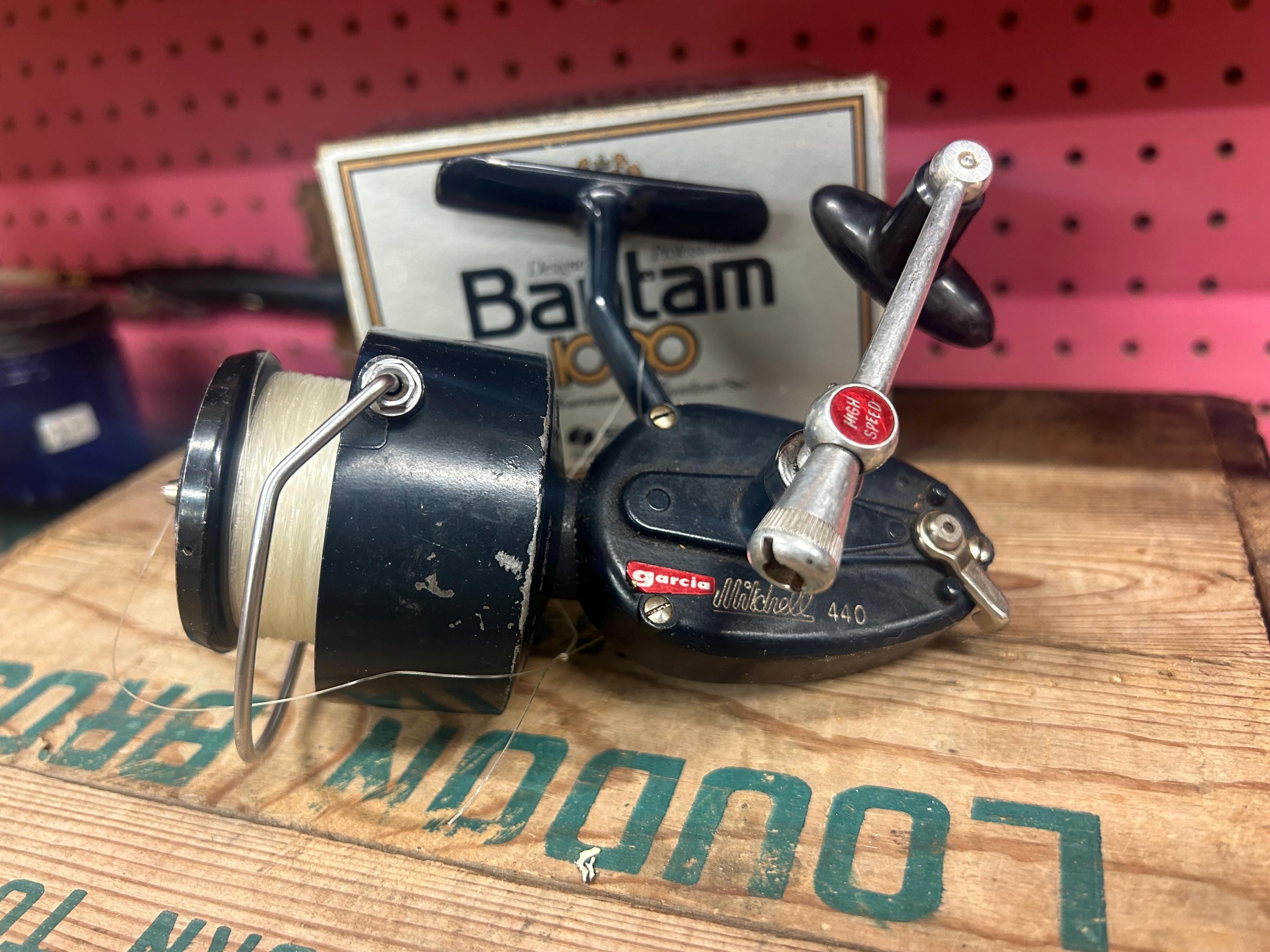 Moulinet Mitchell 440 Vintage - Bleu - Fabrication Française - Pour Pêche En Mer - Occasion