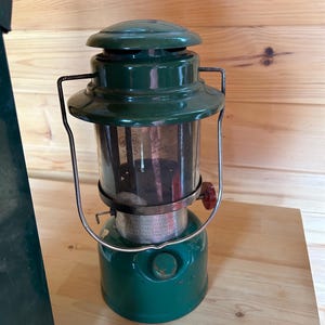 Vintage 1972 Model 335 Coleman lantern