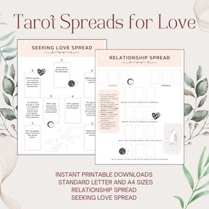 Puede incluir: Barajas de tarot imprimibles para el amor, con un "Spread de Búsqueda de Amor" y un "Spread de Relación". Las barajas están diseñadas con un esquema de color rosa y blanco e incluyen imágenes de luna y estrellas.