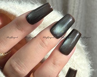 Presse oeil de chat menthe chocolat sur les ongles, ongles marron chocolat, ongles réutilisés, faux ongles en gelée, ongles en gel brillants scintillants, ongle automne automne, MO710