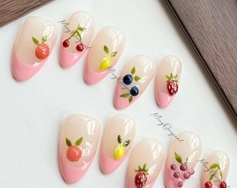Kawaii Frucht Press-On-Nagel, 3D-Kirsche Zitrone Erdbeere Orange Traube, rosa French Tip Sommernägel, süße handgemachte Nagelkunst, MO594
