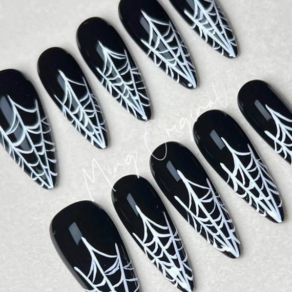 ハロウィンの不気味な蜘蛛の巣ゴシックホワイトラインプレスオンネイル