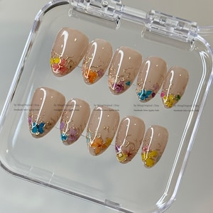 Dried flower nails, gold wire press ons, real pressed floral fake nails, fairycore cottagecore boutique manicure, cute summer nail,MO1031
