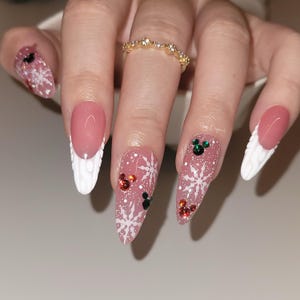 Pink Christmas sweater Press on Nails, snowflake winter handmade Nails, diamond reflective glitter Jelly Nails, MO301