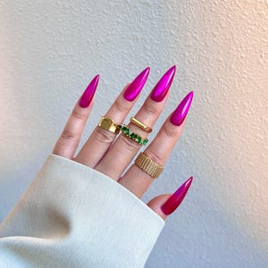 Uñas postizas de color baya satinado/púrpura de alta transparencia, uñas postizas con pegamento tipo ojo de gato, uñas reutilizables, uñas postizas de gelatina, uñas transparentes saturadas imagen 6