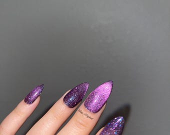 Uñas con brillo reflectante de galaxia morada, uñas postizas tipo ojo de gato, uñas adhesivas, uñas reutilizables, uñas postizas de gelatina, uñas de gel con brillo brillante.