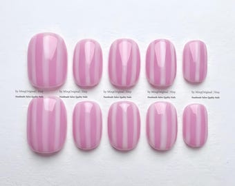 Pink Candy Stripe Press auf die Nägel, Pastell Vertikale Line Art Gefälschte Nägel, Nette Ästhetische Kurze Runde Nägel, Wiederverwendbare Jelly Pink, MO984