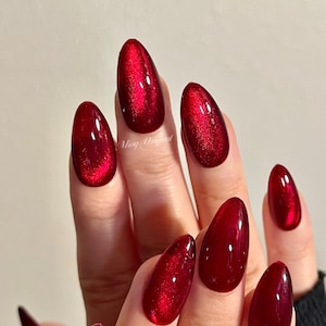 Miss Red velvet Japanese art nail, press on nails, glue on cat eye nails, reuse nails, jelly fake nail, glitter shine Christmas nail