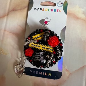 Dark Romance Phone Grip: Trigger Warning, Skulls, Roses, Bling, Handmade afbeelding 4