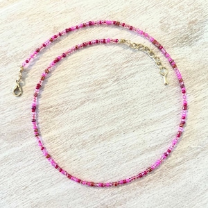 Rosa Perlen Choker: verstellbarer bunter Perlenschmuck