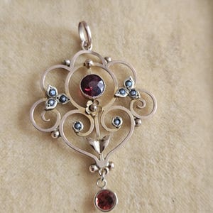Unique Antique edwardian lavalier pendant pearls and garnet 9ct gold 375 solid gold