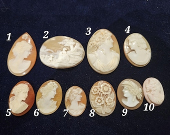 ヴィンテージ彫刻シェルカメオブローチ（小）、ゴールドトーンフレーム