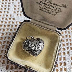 Sterling silver 925 heart Locket Hallmarked intricate pattern
