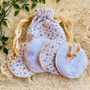 Reusable Organic Cotton Nursing Pads Set: Waterproof Breastfeeding Gift with Pouch