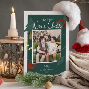 Photo de carte de bonne année, carte photo de Noël imprimable Green Boho, carte de vœux familiale, carte de vacances numérique, personnalisable Modifier maintenant
