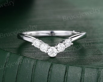 Moissanite Curved Wedding band Vintage White gold Wedding band Unique Diamond Stacking band Chevron ring Promise Anniversary band for Women