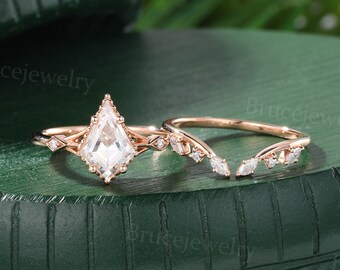 MOISSANITE ゴールドリング 18K RGP印刻 Kite Shaped Moissanite Ring Set Vintage Rose Gold Engagement