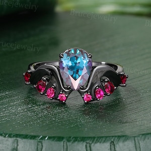 Gothic Birnenförmige Alexandrit Fledermaus Flügel Verlobungsring Schwarz Rhodium Rubin witchy Kristall Dark Vampire Hochzeit Brautschmuck