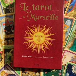Tarot de Marseille Émilie Porte & Jindra Čapek • Frankrijk Loisirs 2012 editie • Compleet spel + boek • Zeldzaam en niet opnieuw uitgegeven