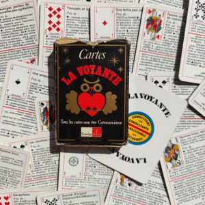 Les Cartes de la Voyante 1980 –Jeu Divinatoire 32 Cartes – Idéal Débutants –Interprétation Facile avec Textes Imprimés –Tarot de Cartomancie