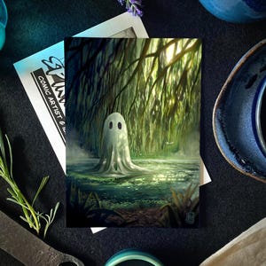 Carte postale impression d'art fantôme de Lonely Pond avec des vibrations de la nature fantasmagoriques, art mural fantomatique pour chambre à coucher, cadeau universitaire gothique sombre pour elle