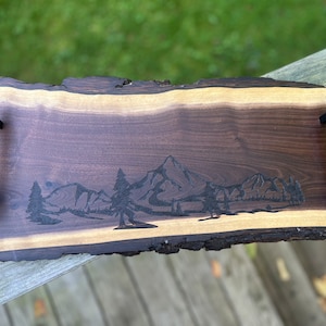 Tabla de embutidos de nogal con Live Edge