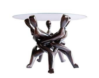 Tavolo in legno di Neem dell'Africa occidentale intagliato a mano con accento laterale Monoxylous con statua dell'Unità Akan africana a 5 teste - Autentico - Made in Africa