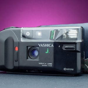 Yashica J Motor 35 mm Point & Shoot Filmkamera - 32 mm f/3,5 Objektiv - Voll funktionsfähig - Mit Original Tasche und Film - sofort einsatzbereit