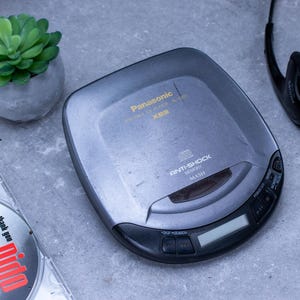 Panasonic SL220 Discman Portable CD Player - Vintage 90s Compact - 1990s - Retro Music Player - Tested and Working