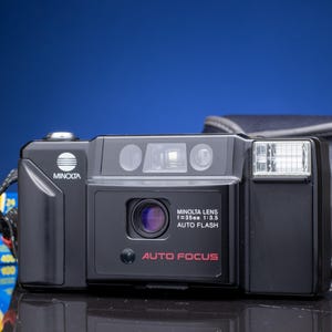 Vintage 1980s Minolta AF-E - Fully Automatic  35mm Compact Point and Shoot Film Camera Working - Lomography