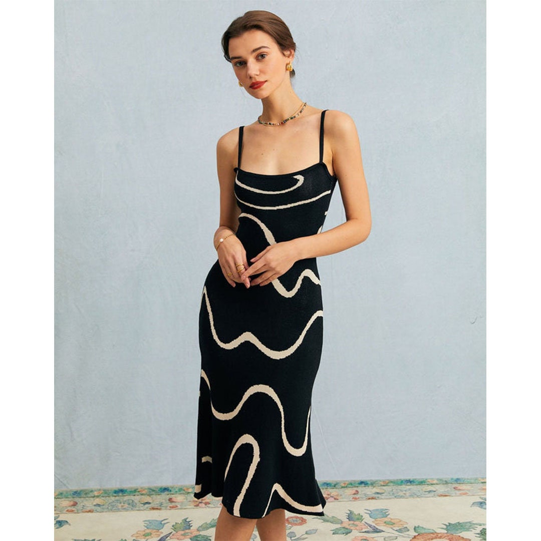 Vestido midi de punto con bajo de sirena de The Black Wave