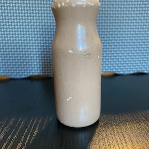 Einzelner (1) Brown (Schokolade) Milchflaschenersatz für Milchflaschenträger-Spielzeug.