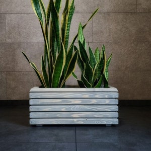 Holzabdeckung für Blume, Stilvoller Pflanztopf für Industriestil, Loft Style Blumentopf, Terrassenblumentopf im minimalen Design