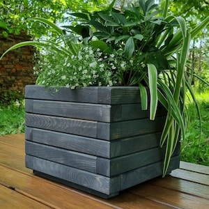 Quadratischer Pflanzer für Blumen, Holztopf für den Außenbereich, Natürliche Blumenauslage, Boho Home Planter